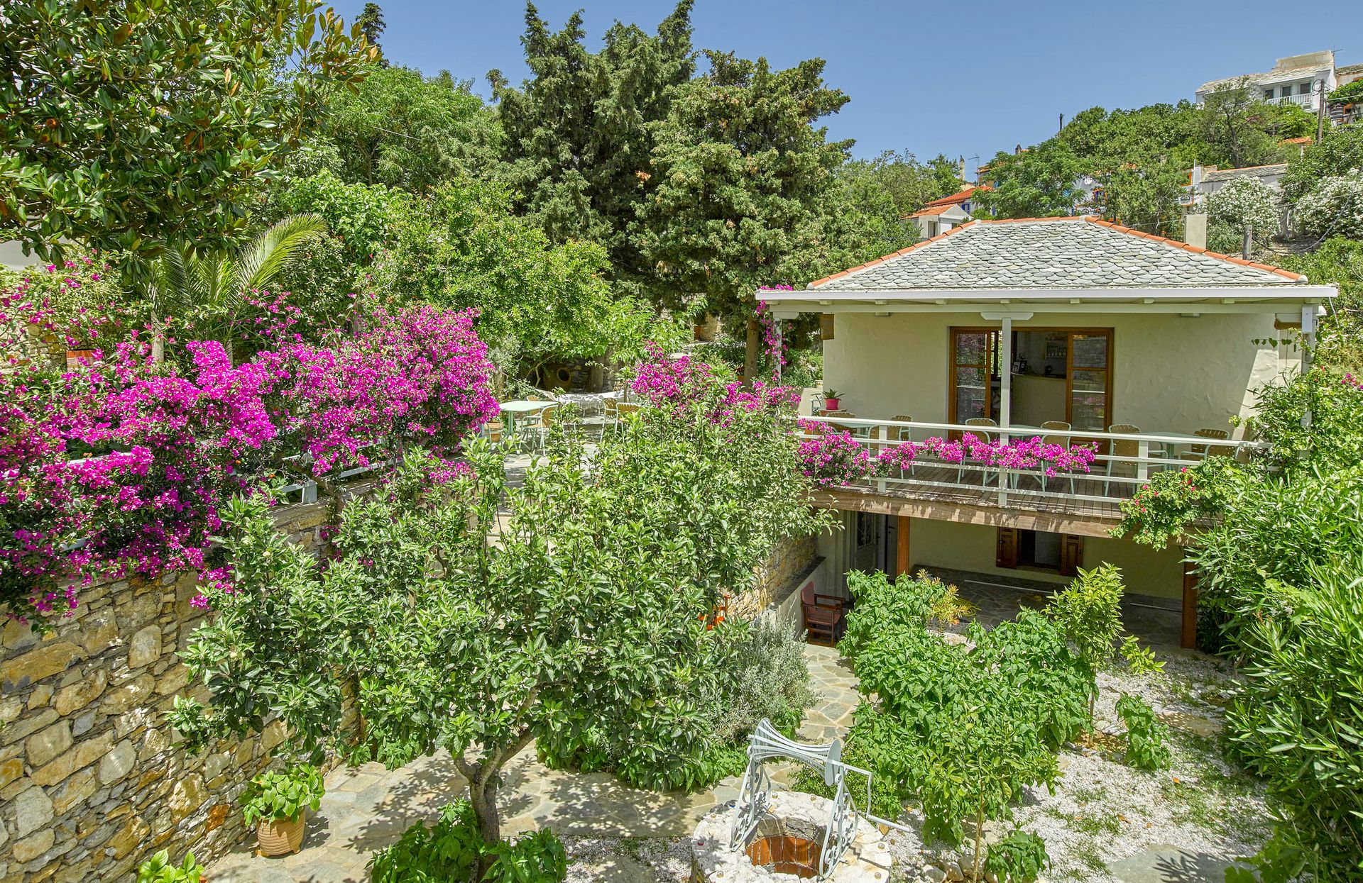 _konstantina studios garden breakfast area_resized